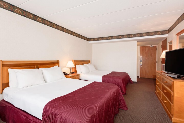 Room 15 of 40