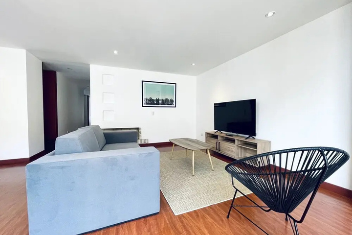 Room 5 of 16