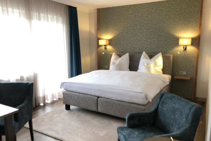 Room 8 of 32