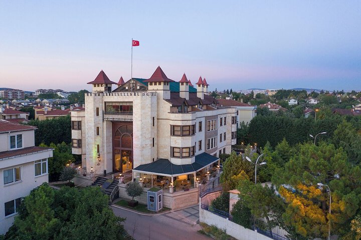 Exterior of Chatto Hotel