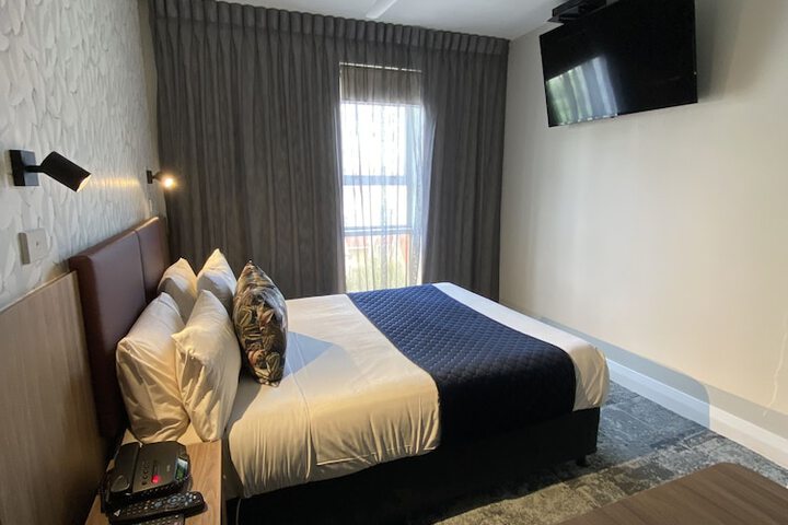 Room 27 of 116
