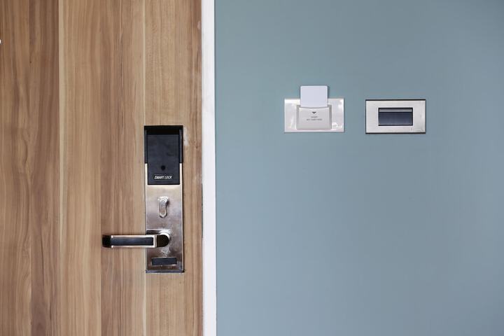 Room 16 of 121