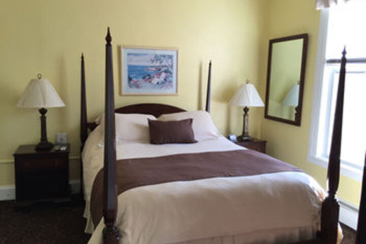 Room 27 of 51