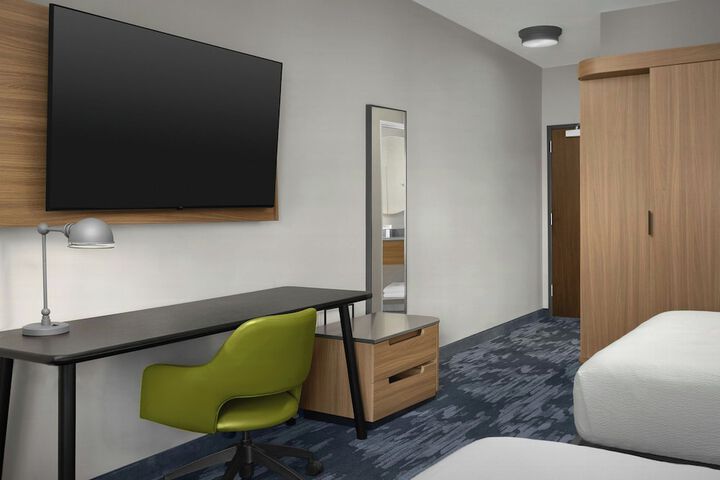 Room 15 of 40