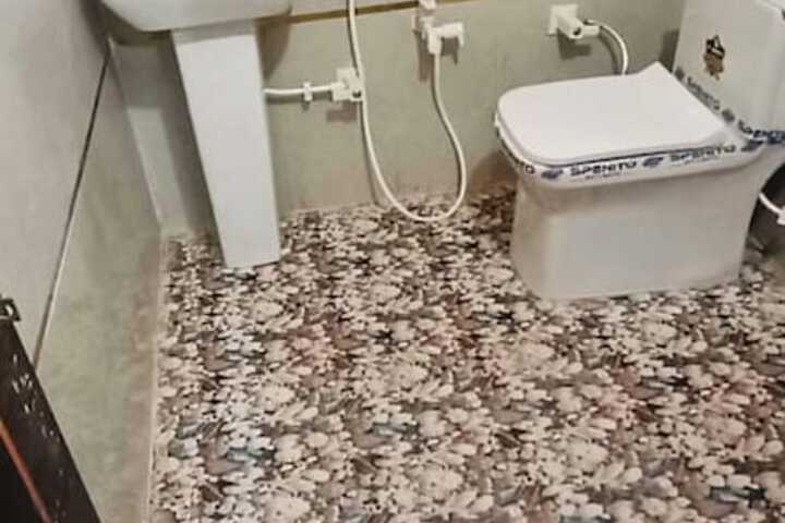 Room 17 of 21