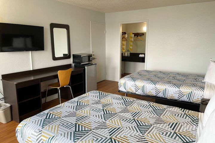 Room 9 of 17