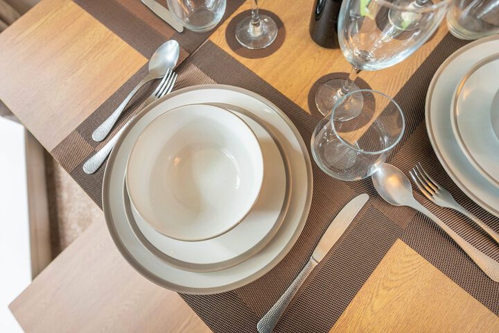 Dining 16 of 31
