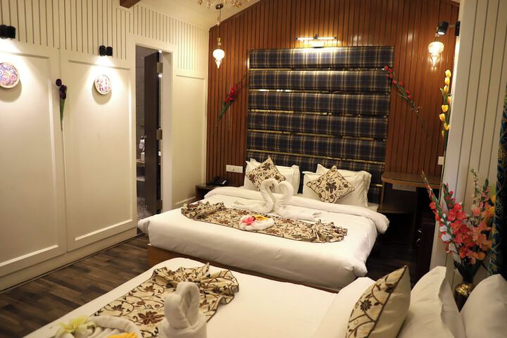 Room 12 of 36