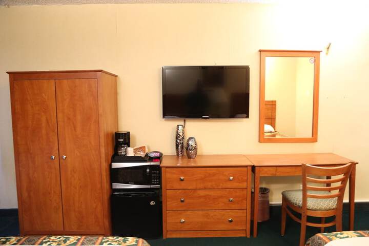 Room 13 of 37