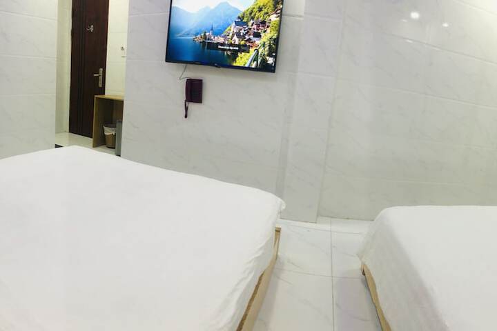 Room 5 of 31