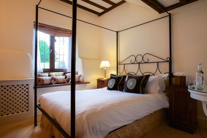Room 15 of 54
