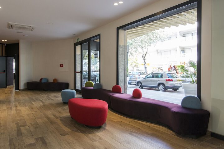 Entrance & Lobby