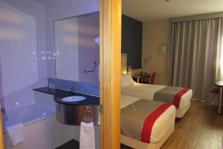 Room 5 of 24