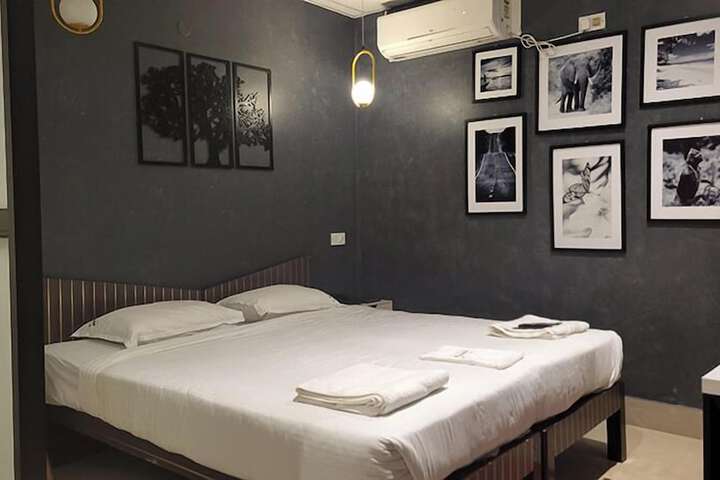 Room 68 of 169