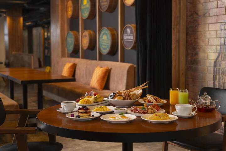 Breakfast/Coffee Service 111 of 141