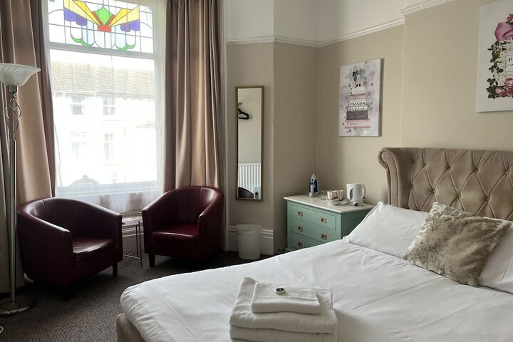 Hotel Suite Photo