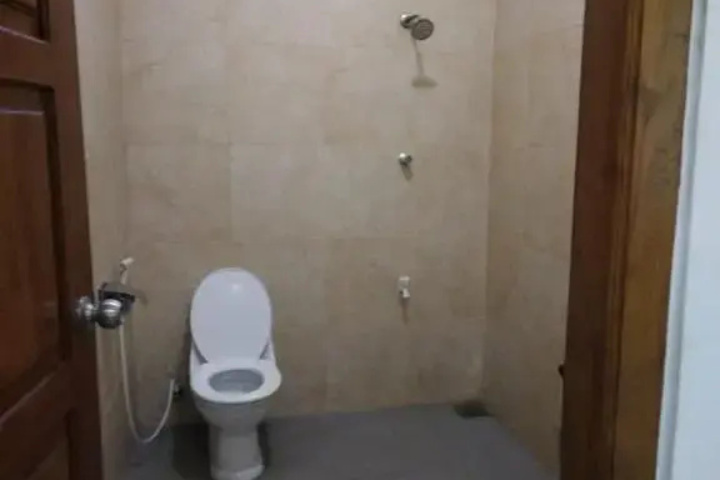 Room 7 of 9