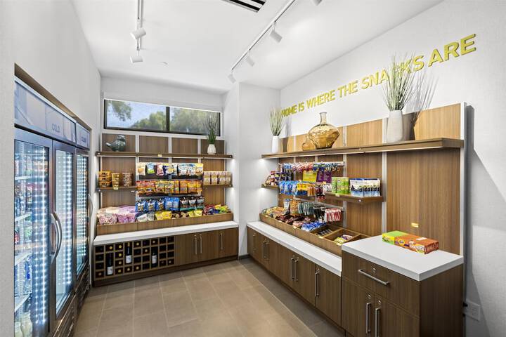 Snack bar