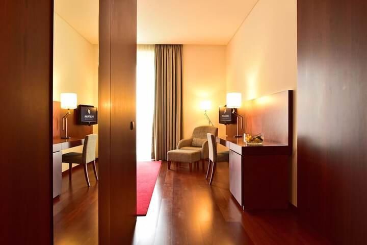 Room 6 of 38