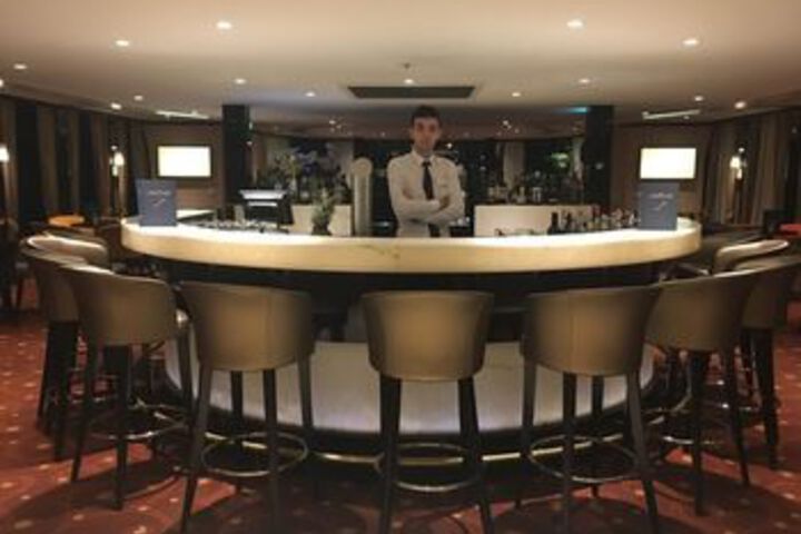 Lounge 65 of 80