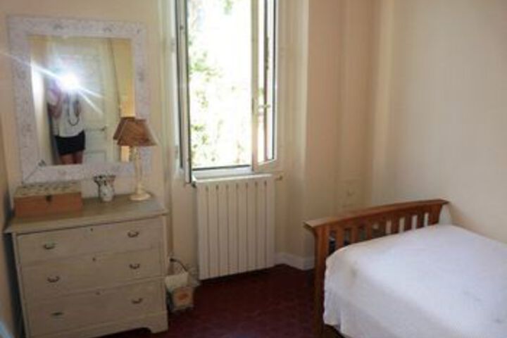 Room 5 of 20