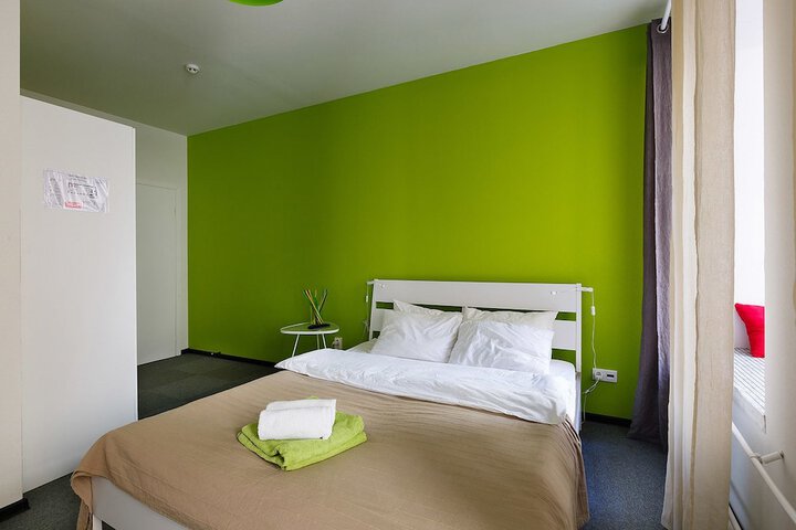 Room 6 of 44