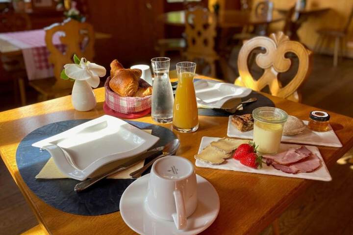 Breakfast/Coffee Service 7 of 13