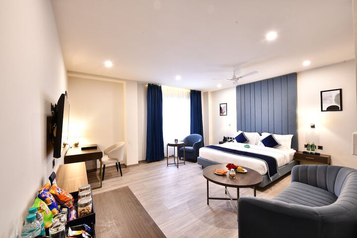 Room 10 of 33