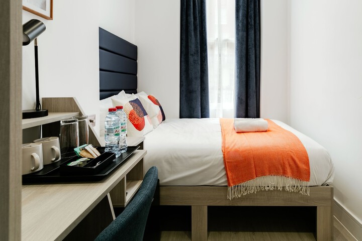 Room 54 of 106