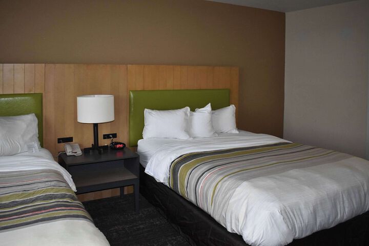 1 King Bed Suite (27 of 42)