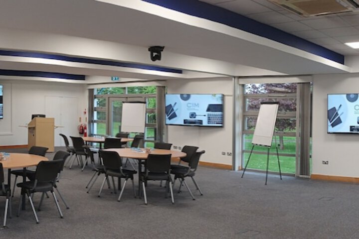 Business Center 28 of 43