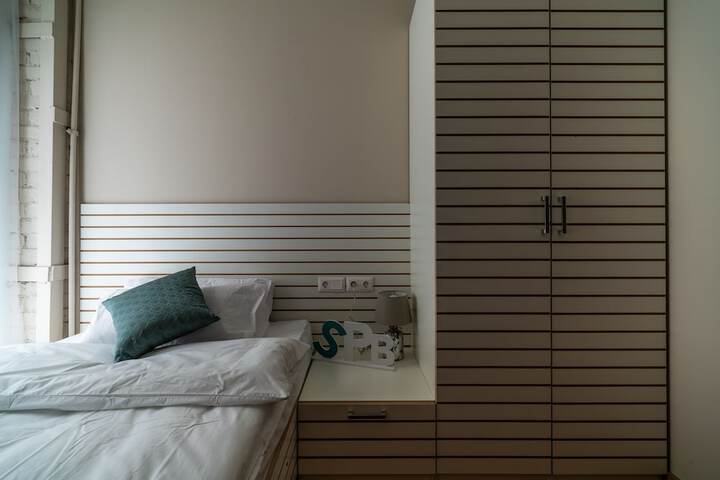 Room 8 of 70