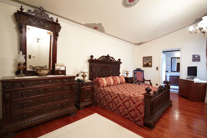 Room 5 of 79