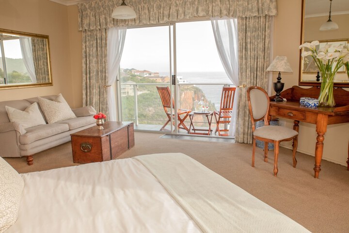 Room 5 of 77
