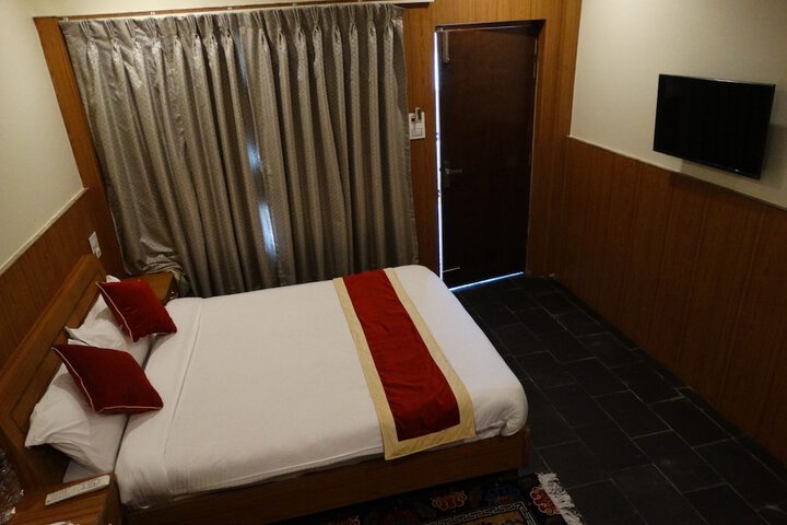 Room 7 of 48