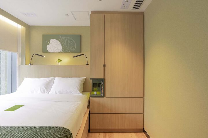 Room 21 of 80