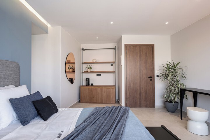 Room 16 of 70