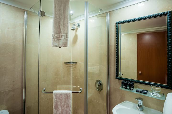 Room 40 of 82