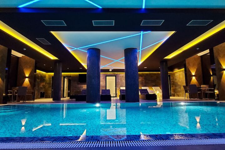 Pool 36 of 78