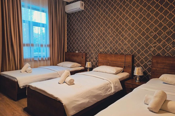 Room 6 of 32