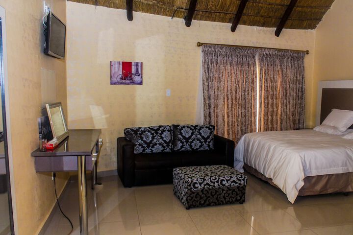 Room 5 of 76