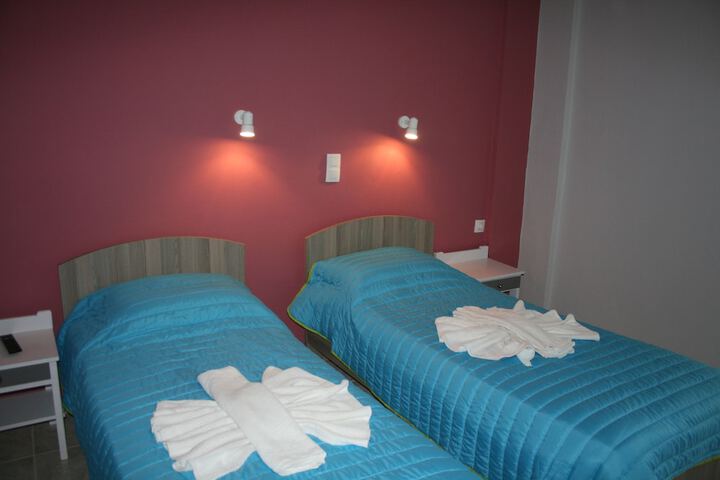 Room 6 of 48