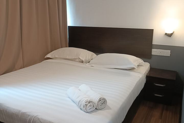 Room 6 of 20