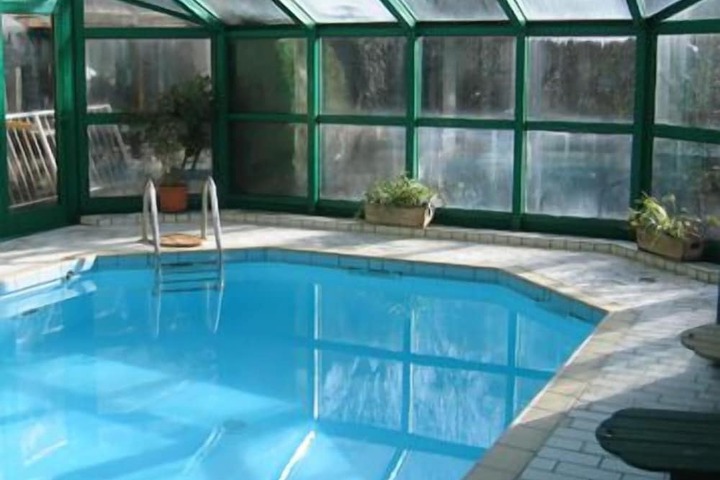 Hotel Pool