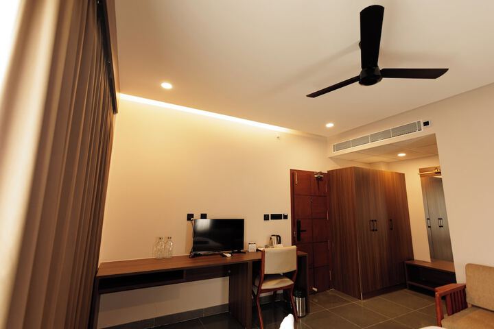 Room 7 of 37