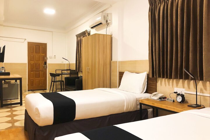 Room 16 of 37