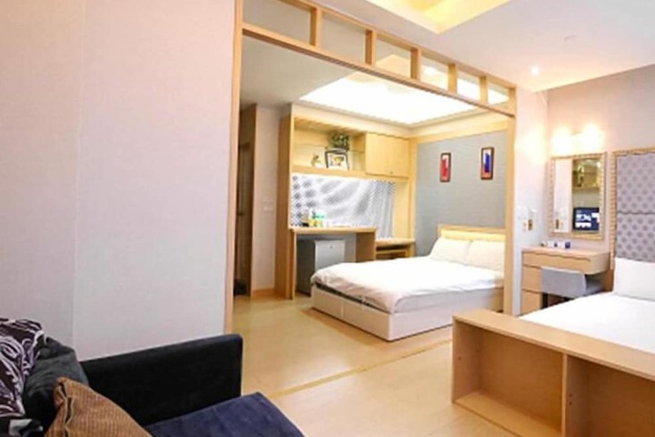 Room 43 of 58