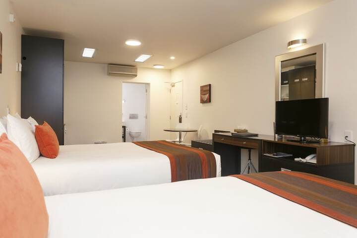 Room 55 of 200