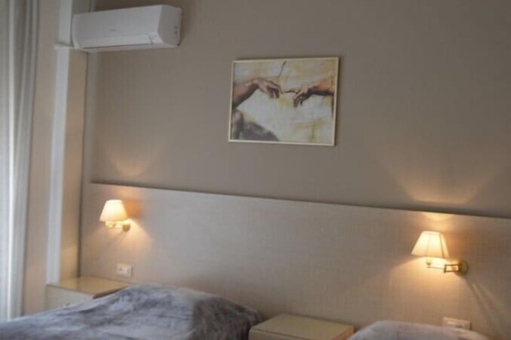 Room 9 of 22