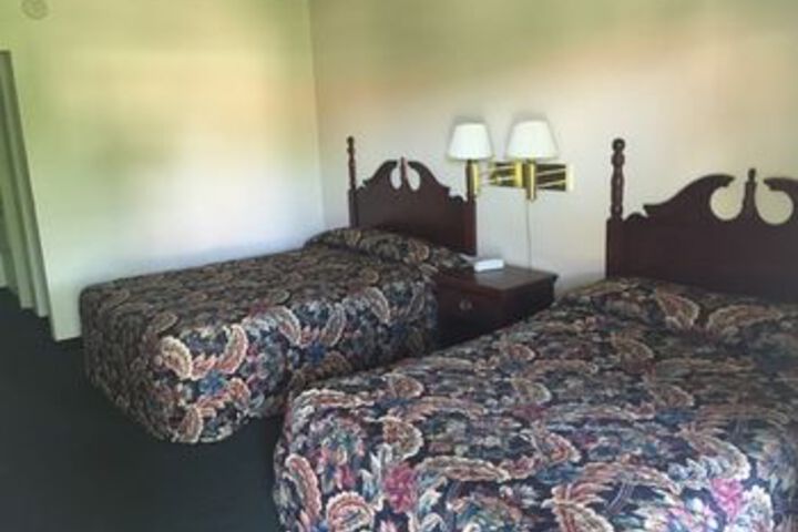 Room 8 of 19